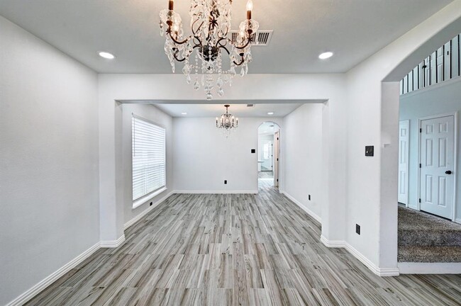 Foto del edificio - 12915 Stratford Heights Dr
