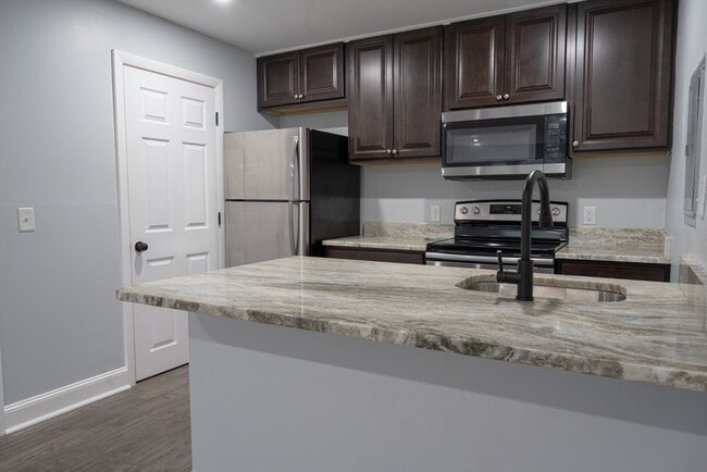 Building Photo - 225 S Main St