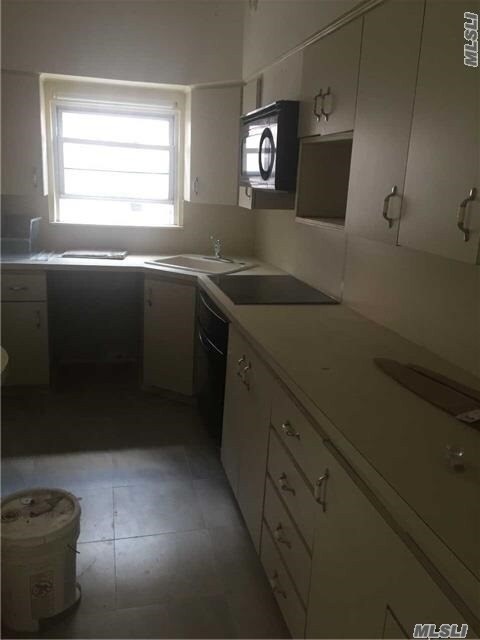 Foto del edificio - 108-37-108-39 39th Ave