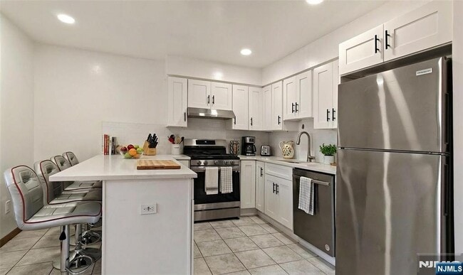 Foto del edificio - 700 Schuyler Ave