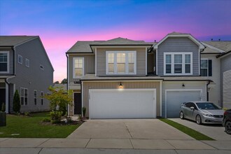 Building Photo - 1408 Smoky Mountains St