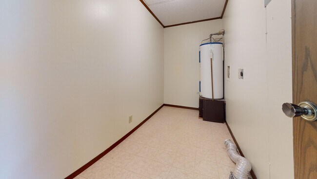 Sin remodelar, 1 habitación - Concord Square Apartments