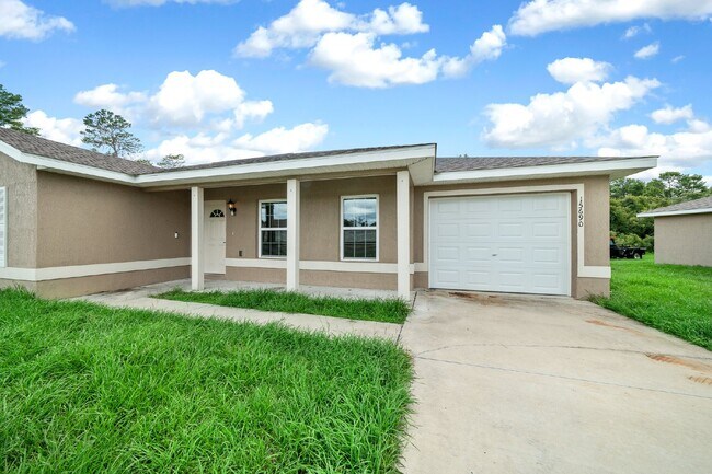 Building Photo - Conveniently located 3-bedroom, 2-bath sin...