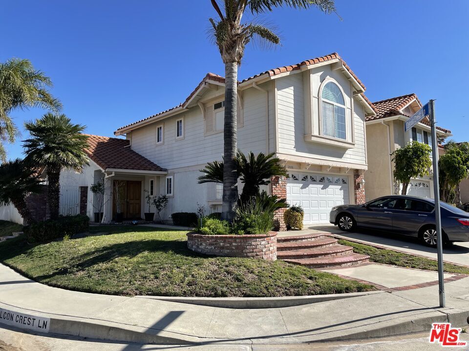 Foto principal - 12056 Falcon Crest Way
