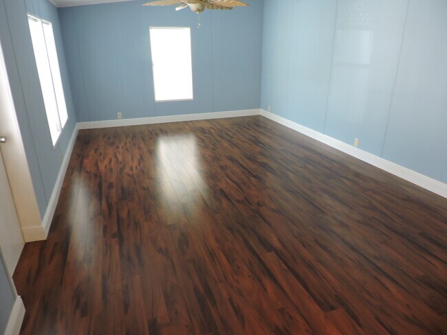 Building Photo - 4283 SE Sweetwood Way