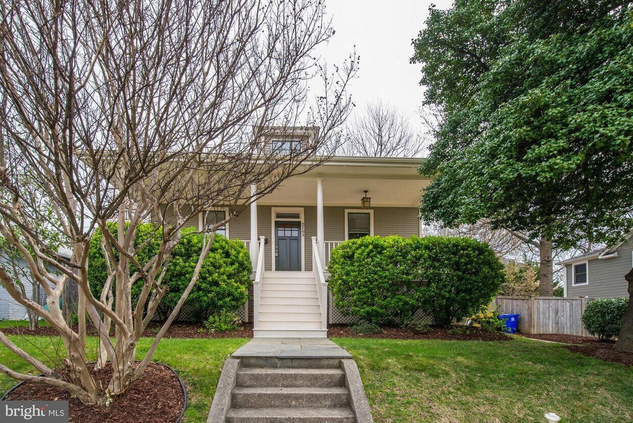 Primary Photo - 2103 N Taylor St