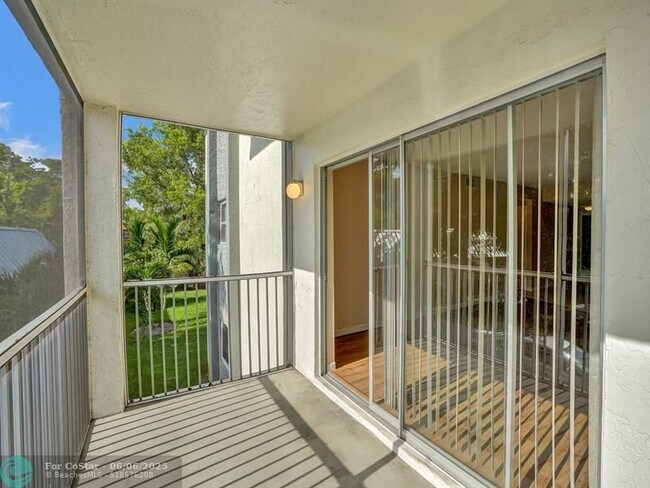 Building Photo - 3000 Riverside Dr