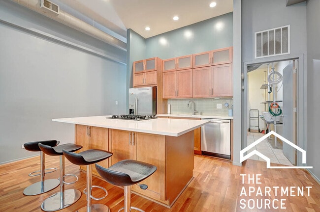 Photo - 1760 W Wrightwood Ave Apartment