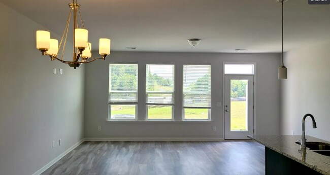 Building Photo - 15 Holland Ridge Cir