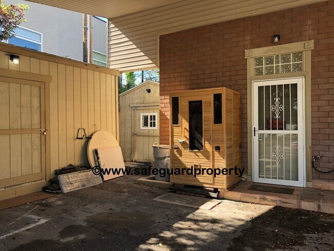 Foto del edificio - Charming Fully Furnished Bungalow in Millcreek