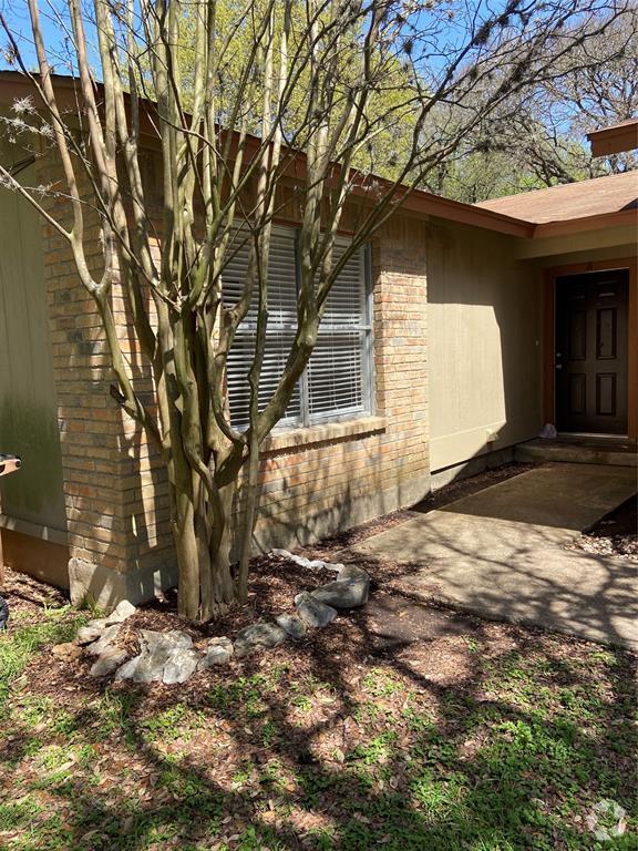 Building Photo - 9610 Sugar Hill Dr