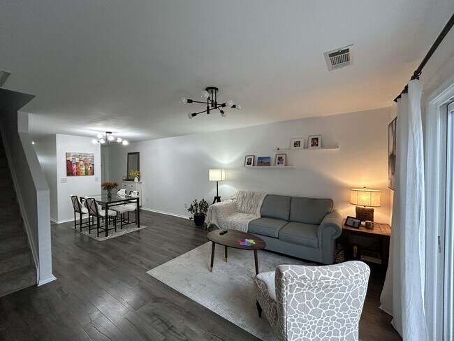 Building Photo - T.R. Lawing Realty Property