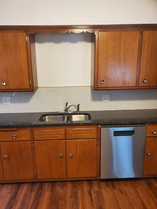 KITCHEN - 8007 W Beckett Ave