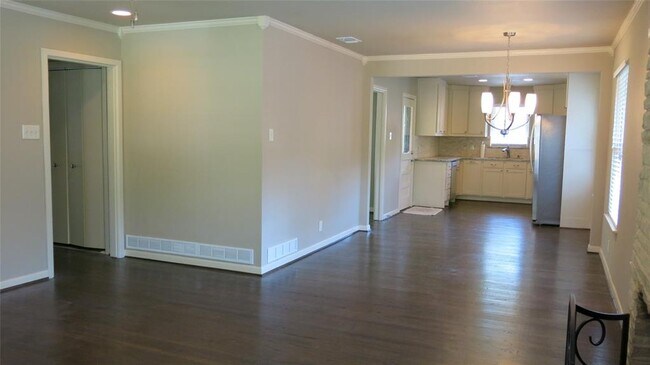 Foto del edificio - 809 Kirkwood Dr