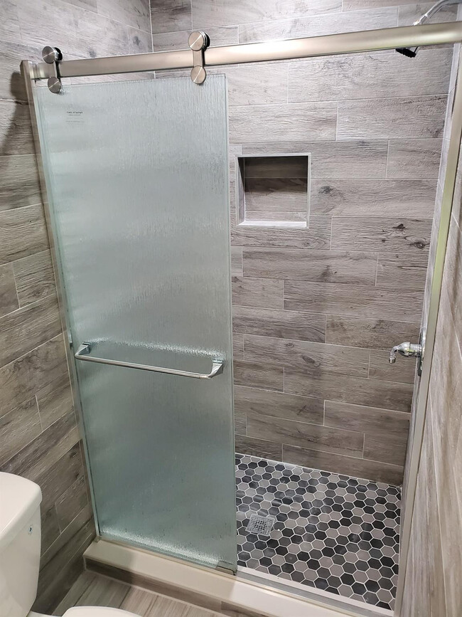 Building Photo - 224 NE 19th Ave