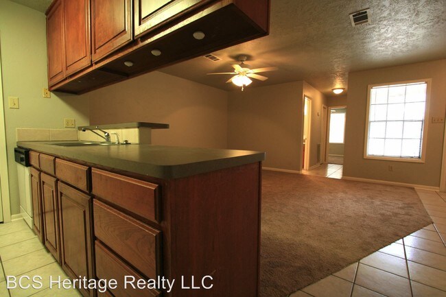 Foto del edificio - 637 W Ridge Dr