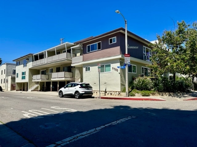 Building Photo - 7763 Romaine St