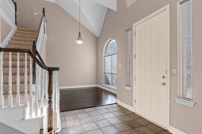 Foto del edificio - "Beautiful 4-Bedroom Home with Expansive D...