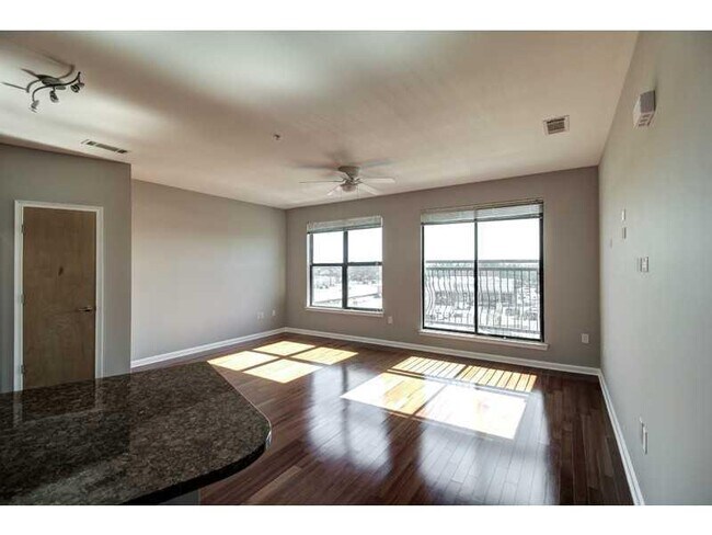 Foto del edificio - 898 Oak St SW