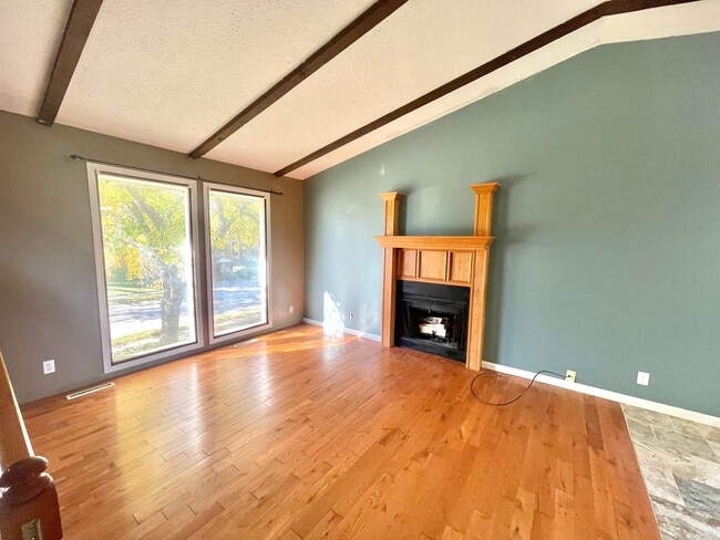 Building Photo - 14808 Edna St