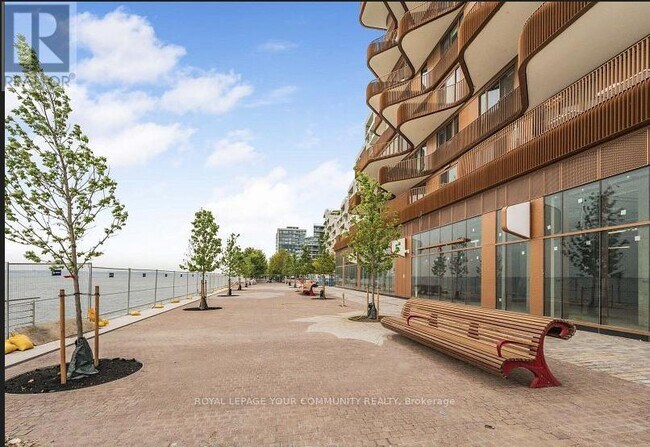 Building Photo - 155-155 Merchants' Wharf