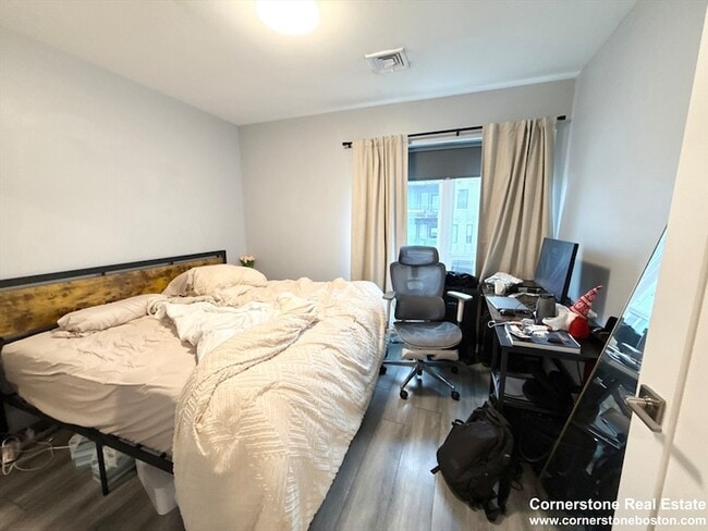 Photo - 55 W Fifth St Apartment