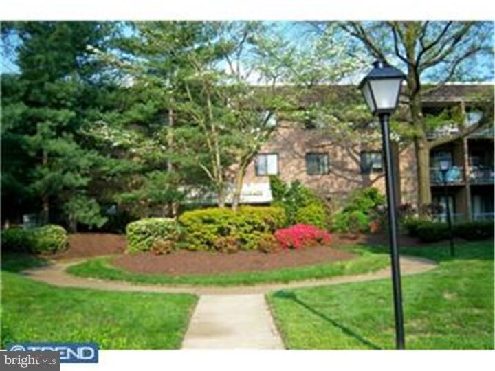 Primary Photo - 954 Montgomery Ave