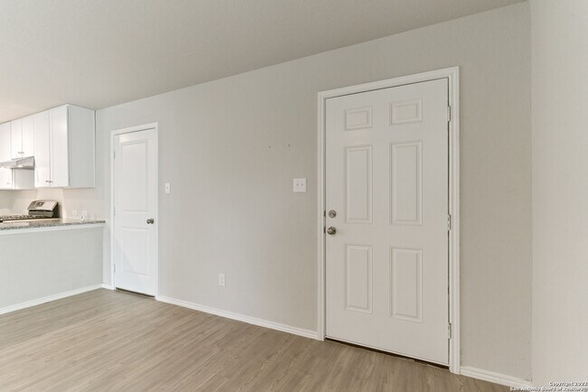 Foto del edificio - 7810 Serro Medina