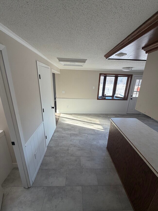 Foto del edificio - 7431 Lake Dr