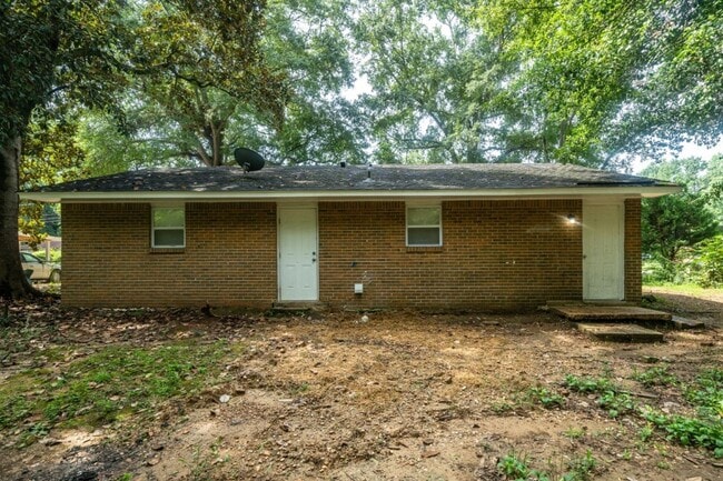 Building Photo - 114 Crenshaw Dr
