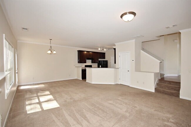 Foto del edificio - 8136 Brookbend Dr