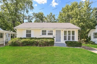 Building Photo - 10425 Renfrew Dr