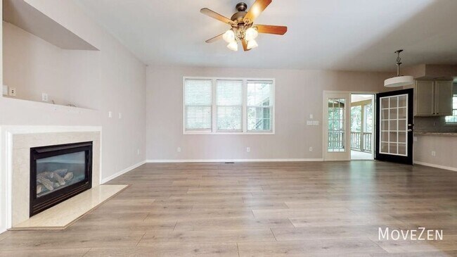 Foto del edificio - 2216 Spruce Shadows Ln