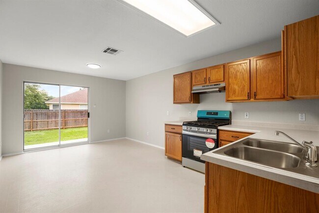 Foto del edificio - 108 Grant Way