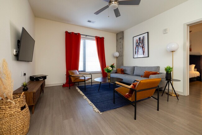 Foto del edificio - 633 E Main St