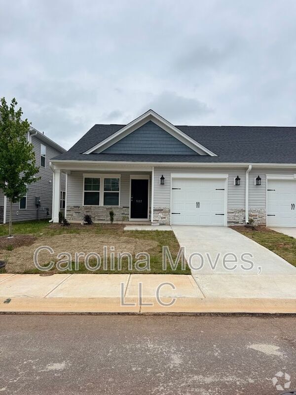 Building Photo - 527 Winding Meadow Ln