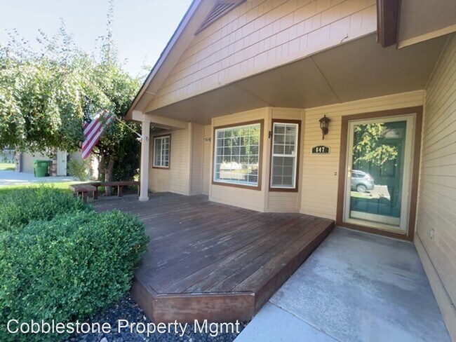 Foto del edificio - 3 br, 2 bath House - 847 E. Finch Creek St.