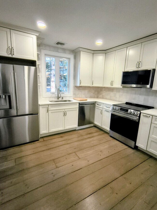 Building Photo - 7 East St