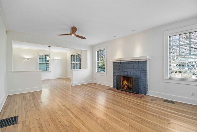 Building Photo - 2 Bedroom in Intown Atlanta