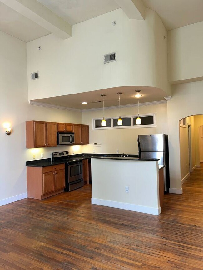 Foto del edificio - 525 E Grace St