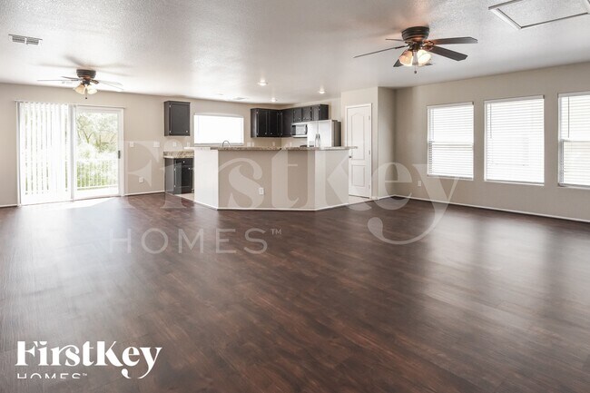 Foto del edificio - 613 Belsay Castle Ct