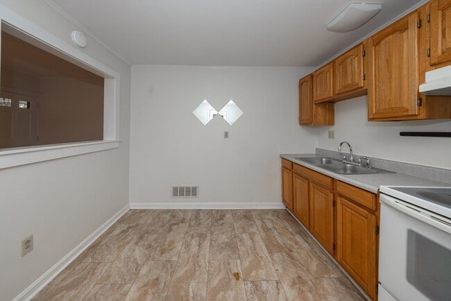 Building Photo - 92 Milk St