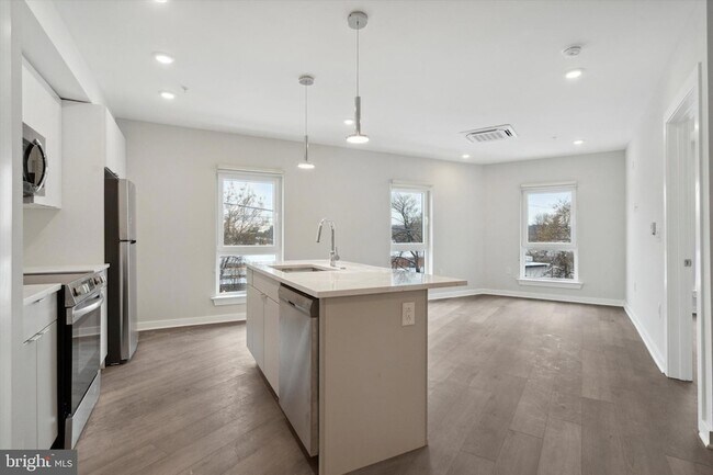 Foto del edificio - 3449 Scotts Ln