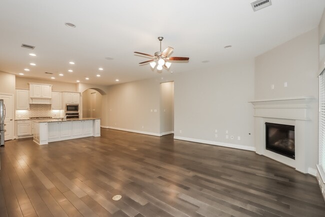 Building Photo - 8100 Tyrell Hgts Rd