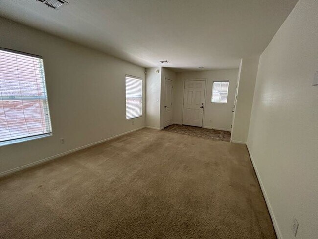 Foto del edificio - BEAUTIFUL 2 STORY HOME IN SUMMERLIN READY ...