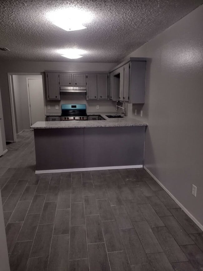Building Photo - 8322 El Cerrito Dr