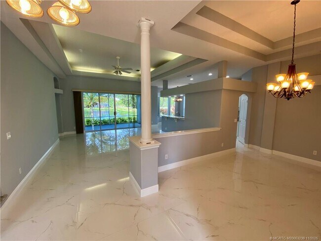 Foto del edificio - 4646 NW Wandering Oak Ct