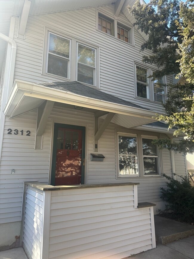 Building Photo - 2312 Knapp St