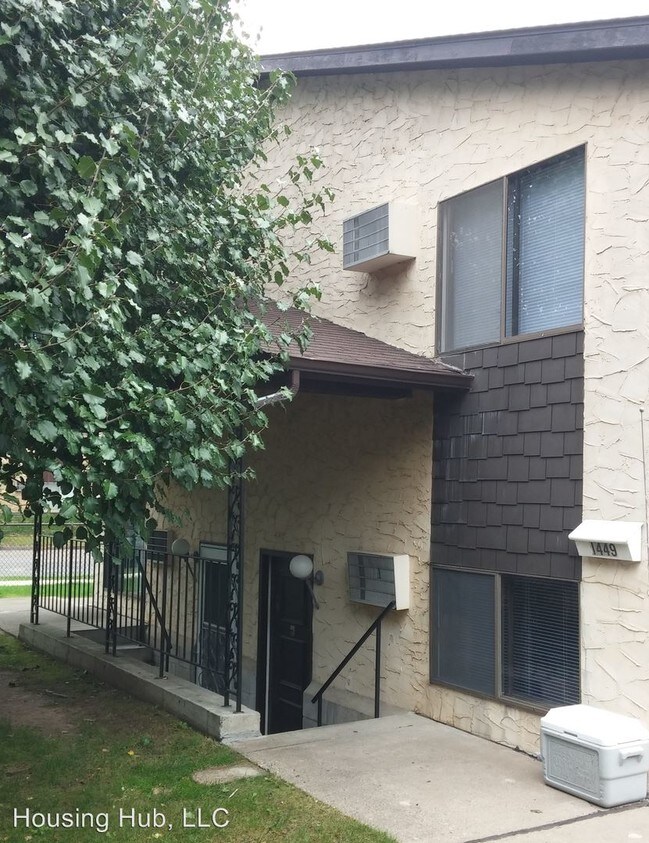 92 Arlington Ave W, Saint Paul, MN 55117 Condo for Rent in Saint Paul, MN