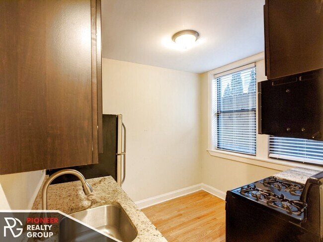 Foto del edificio - 4040 N Ashland Ave